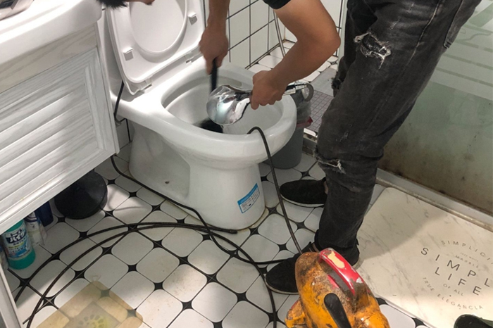 湖里马桶堵塞自己疏通还是找师傅？专业上门服务让你省时更省心